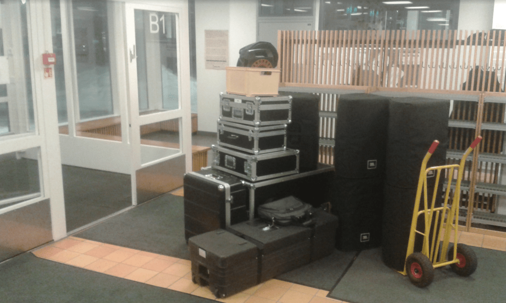 Elokuvakiertueen tekniikka pakattuna.